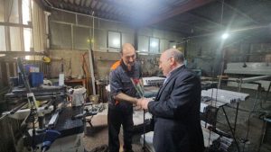 تجلیل از تلاشگران عرصه تولید؛ بازدید گروسی از چند واحد تولیدی و صنعتی منطقه آزاد ماکو